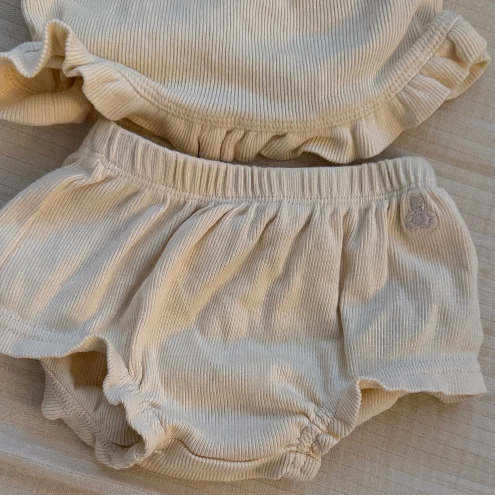 GAP Cream Ribbed Tank Top & Ruffle Diaper Cover - Picture 3 of 3